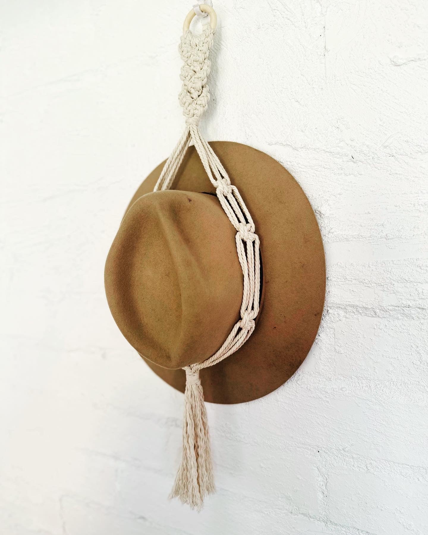 Single Hat Holder